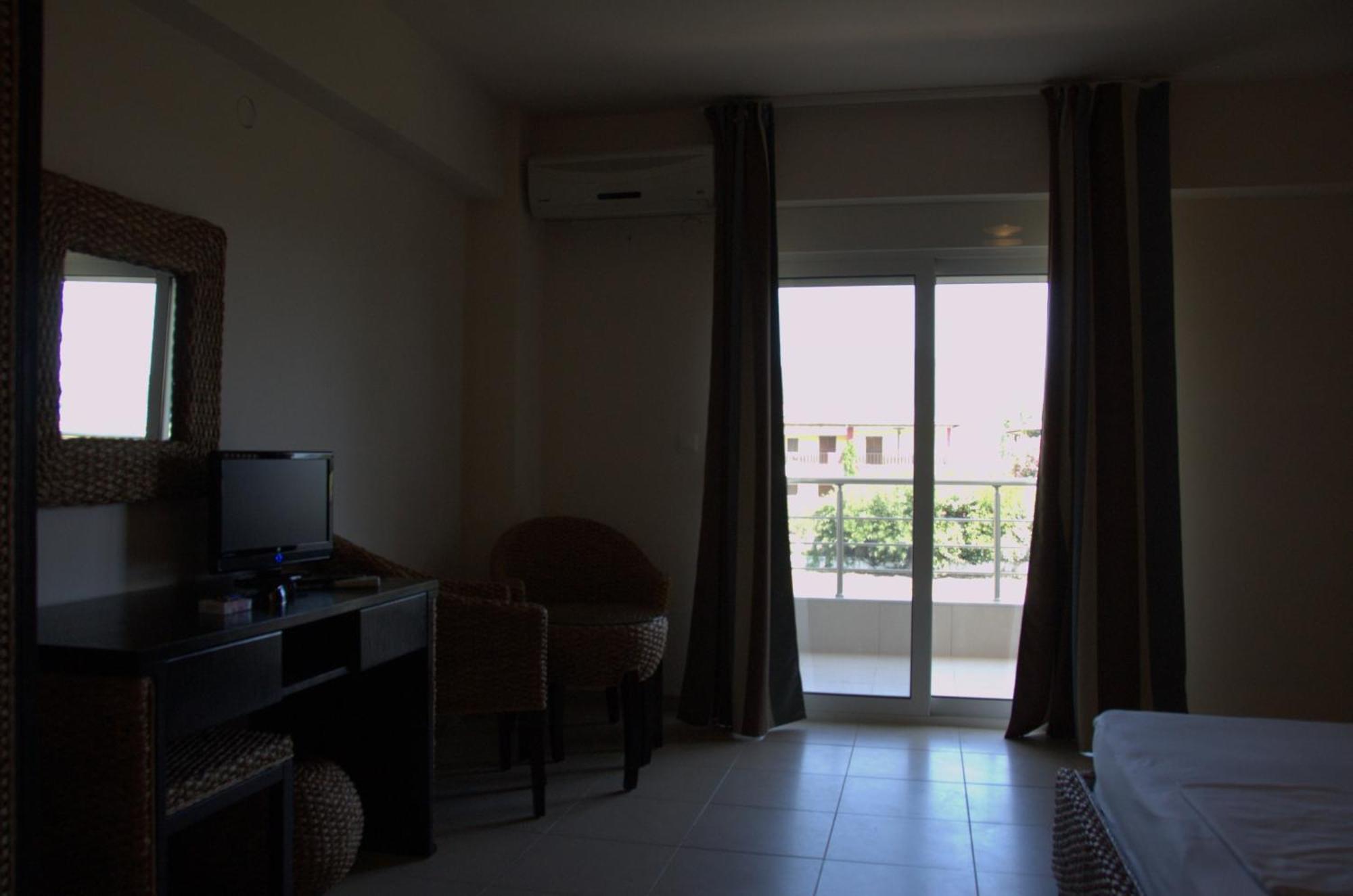 Hotel Sarti Beach Bagian luar foto