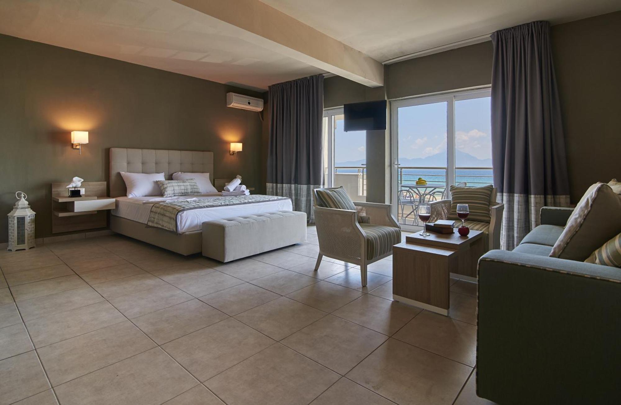 Hotel Sarti Beach Ruang foto