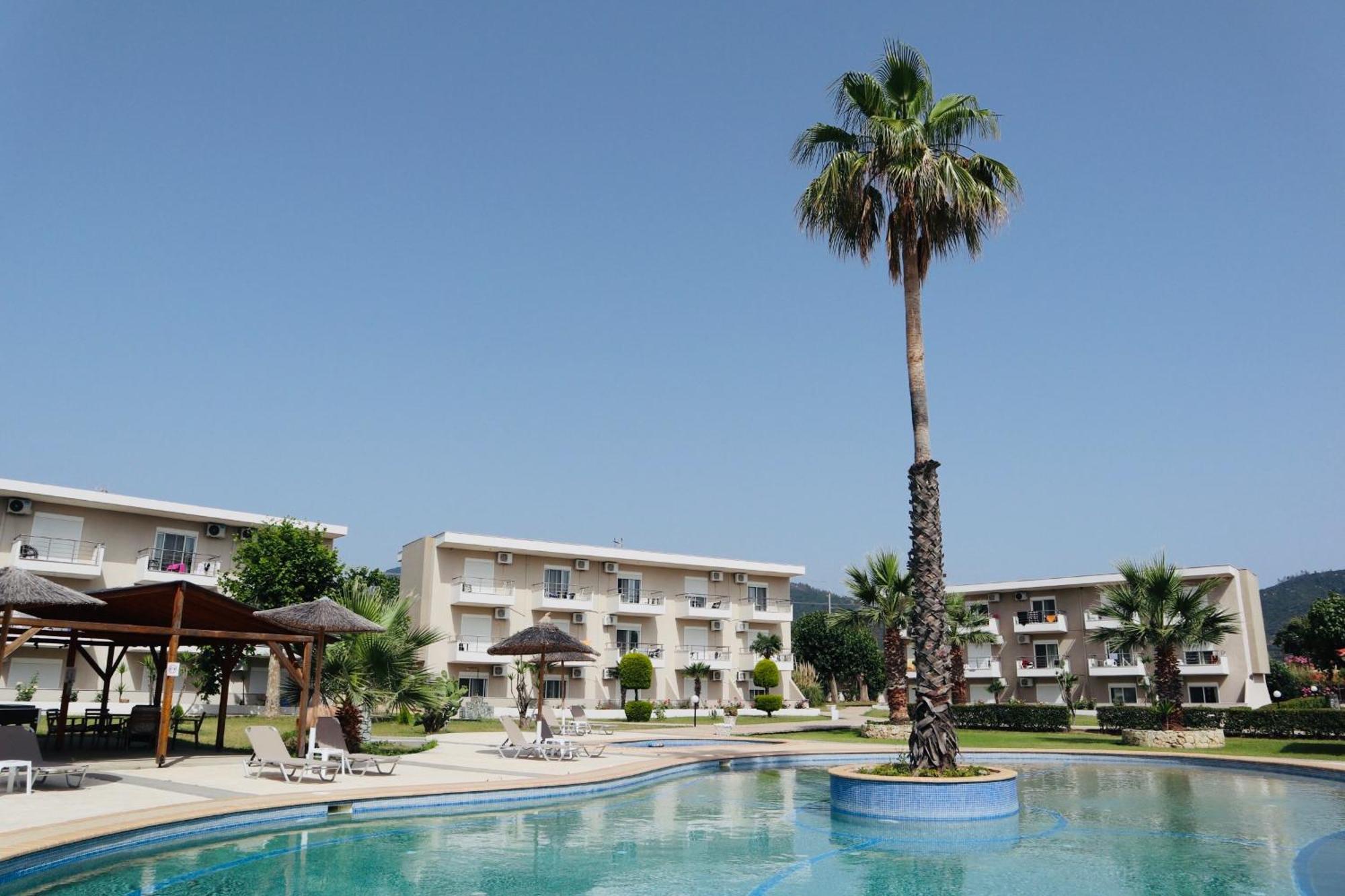 Hotel Sarti Beach Bagian luar foto
