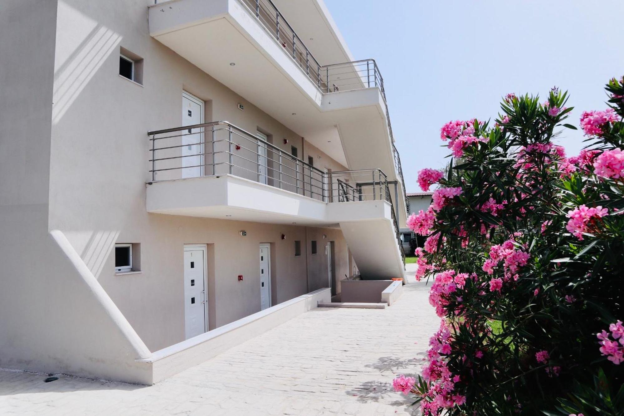 Hotel Sarti Beach Bagian luar foto